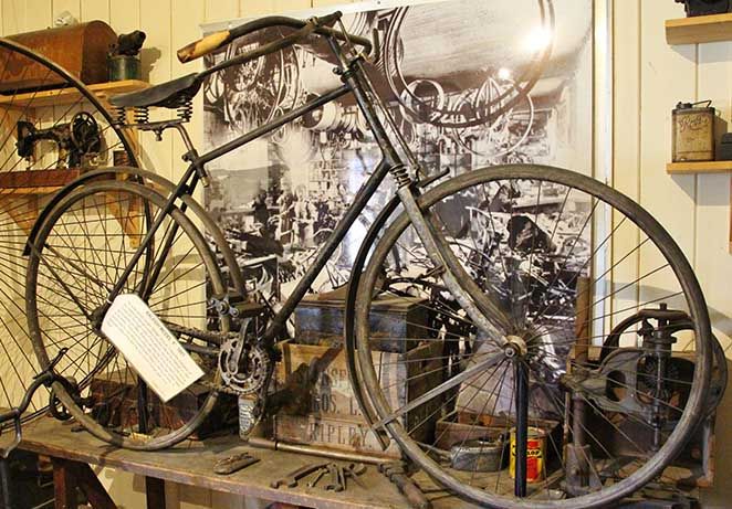Bicycle raleigh Model F.jpg