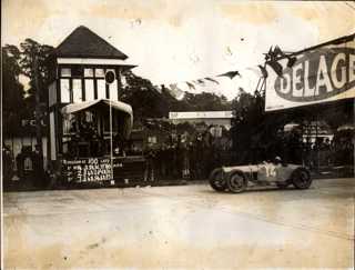 Senechal In Delage Winning 1926 British GP D3704 20 Autocar (1)
