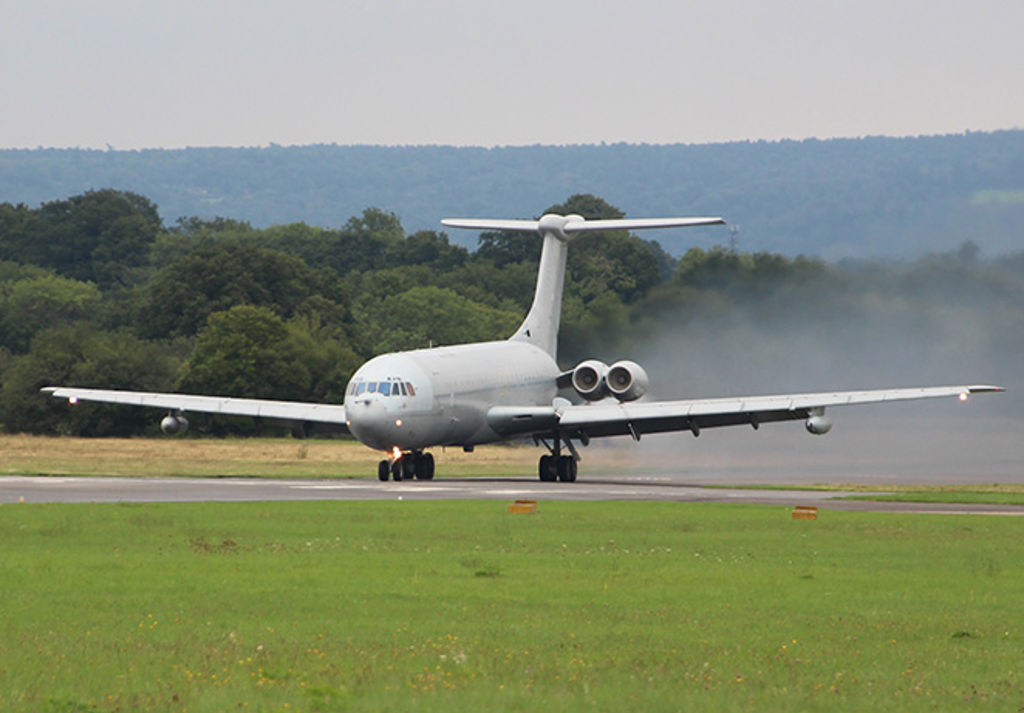 Vc10 Wing Brooklands Museum :: VC10 Stuns Crowds at Wings and Wheels